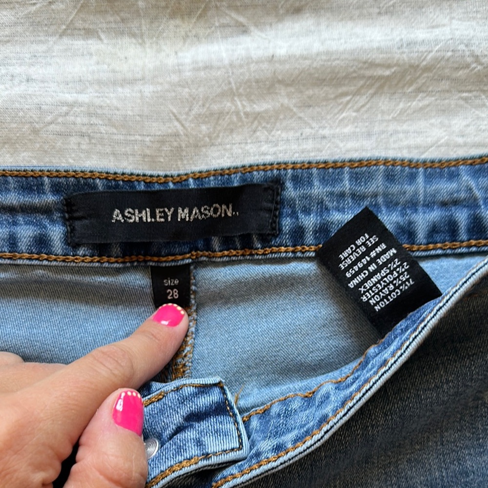 Ashley Mason High Rise Blue Jeans - Picture 3 of 7